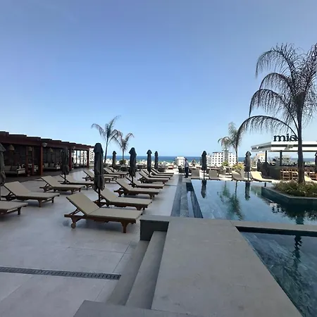 Apartament Grand Sapphire & Casino With Sea View Trikomo